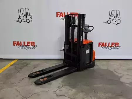 Hochhubwagen  Toyota SWE200D (1)