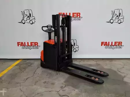 Hochhubwagen  Toyota SWE200D (2)