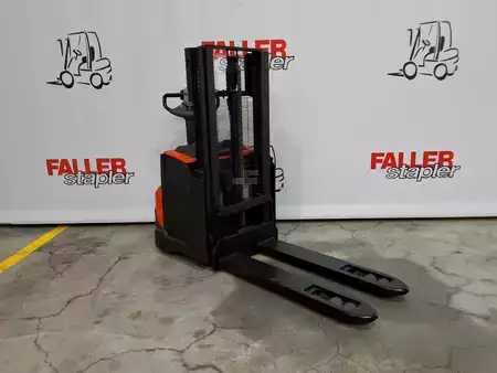 Hochhubwagen  Toyota SWE200D (2)