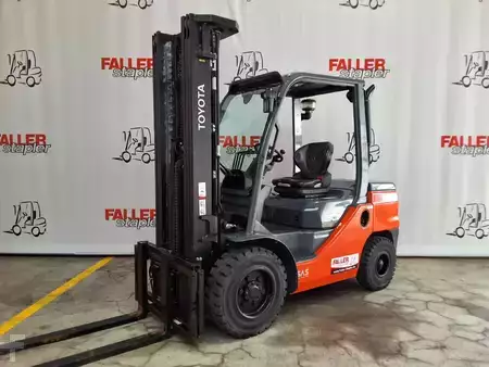 Carrelli elevatori diesel 2023  Toyota 52-8FDF30 (1)