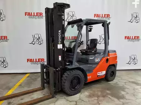 Carrelli elevatori diesel 2024  Toyota 52-8FDF30 (1)