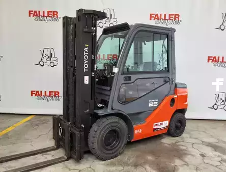 Carrelli elevatori diesel 2021  Toyota 52-8FDF25 (1)
