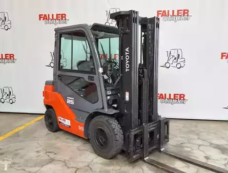 Carrelli elevatori diesel 2021  Toyota 52-8FDF25 (2)