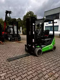 Elektro 4 Rad 2025  Cesab B4-20 (1)