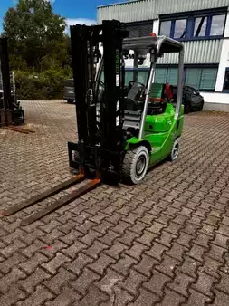 Treibgasstapler 2022 Cesab M318LPG (1)