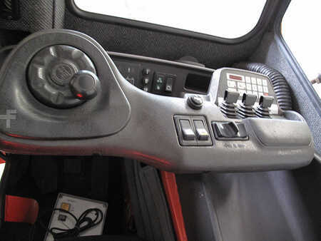 Keskenyfolyosós targonca 2003  BT VR 15 (16)