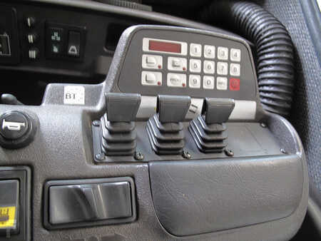 Kääntökelkkatrukki 2003  BT VR 15 (10)