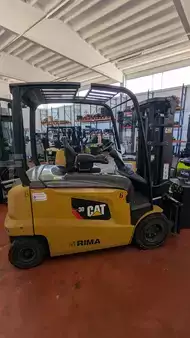 Carrelli elettrici 4 ruote 2016  CAT Lift Trucks EP30N (2)