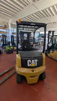 Carrelli elettrici 4 ruote 2016  CAT Lift Trucks EP30N (6)