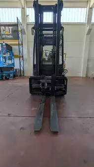 Carrelli elettrici 4 ruote 2016  CAT Lift Trucks EP30N (1)