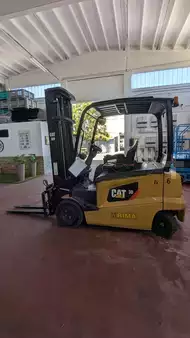 Carrelli elettrici 4 ruote 2016  CAT Lift Trucks EP30N (4)
