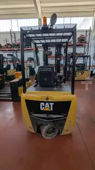 Carrelli elettrici 3 ruote 2013  CAT Lift Trucks EP18PNT (6)