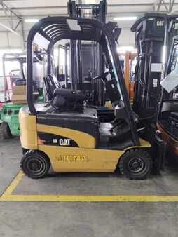 Chariot 4 roues électrique 2008  CAT Lift Trucks EP18N (1)