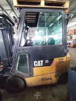 Elektro 4 Rad 2011  CAT Lift Trucks EP25K-PAC (1)