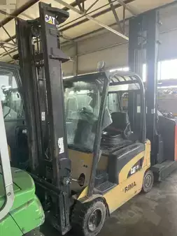 Elektromos 4 kerekű 2009  CAT Lift Trucks EP20CN (1)