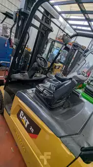 Carrelli elettrici 4 ruote 2016  CAT Lift Trucks EP25N (5)