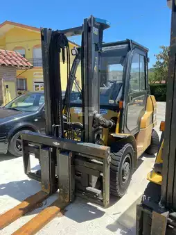 Diesel Forklifts 2016  CAT Lift Trucks DP40NT (1)