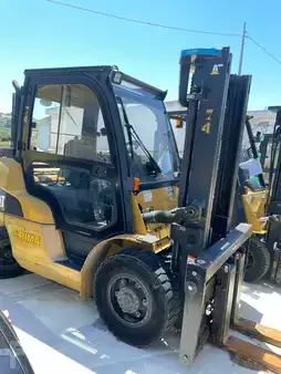 Diesel Forklifts 2016  CAT Lift Trucks DP40NT (4)