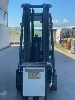 El truck - 4 hjulet 2000  Nissan TX4-16HP (1)