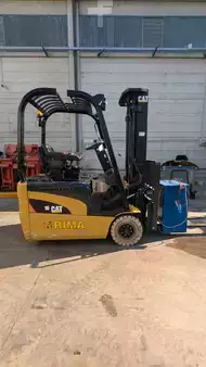 Carrelli elettrici 3 ruote 2011  CAT Lift Trucks EP16NT (1)