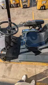 Carrelli elettrici 3 ruote 2011  CAT Lift Trucks EP16NT (4)