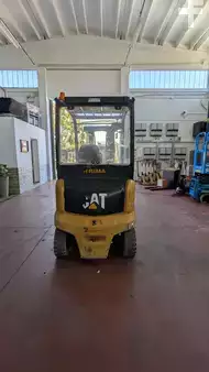 Carrelli elettrici 4 ruote 2016  CAT Lift Trucks EP30N (1)