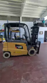 Carrelli elettrici 4 ruote 2016  CAT Lift Trucks EP30N (4)