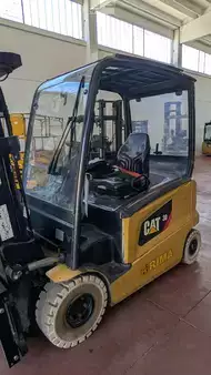Carrelli elettrici 4 ruote 2016  CAT Lift Trucks EP30N (5)