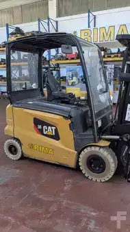 Carrelli elettrici 4 ruote 2016  CAT Lift Trucks EP30N (6)