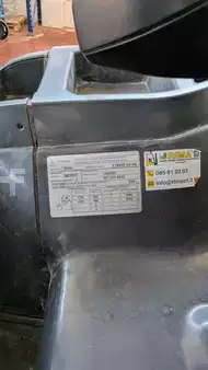 Carrelli elettrici 4 ruote 2016  CAT Lift Trucks EP30N (8)