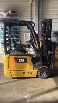 Carrelli elettrici 3 ruote 2020  CAT Lift Trucks EP18ACNT (1)