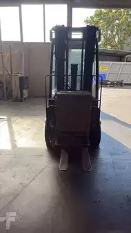 Carrelli elettrici 3 ruote 2020  CAT Lift Trucks EP18ACNT (4)