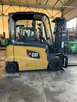 Elektro čtyřkolový VZV 2015  CAT Lift Trucks EP35N (4)