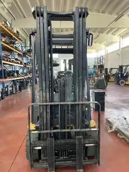Sähkö - 4 pyör 2016  CAT Lift Trucks EP25N (1)