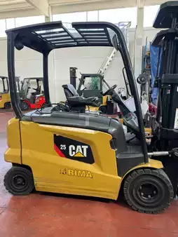 Sähkö - 4 pyör 2016  CAT Lift Trucks EP25N (2)