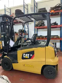 Sähkö - 4 pyör 2016  CAT Lift Trucks EP25N (3)