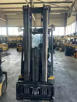 Elektryczne 4-kołowe 2016  CAT Lift Trucks EP30N (2)
