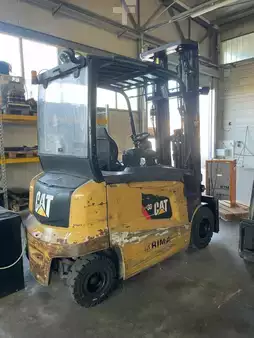 Elektryczne 4-kołowe 2016  CAT Lift Trucks EP30N (3)