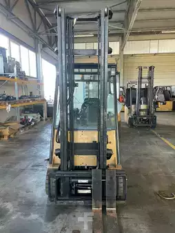 Eléctrico - 3 rodas 2011  CAT Lift Trucks EP16NT (1)