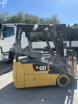 Elektryczne 3-kołowe 2013  CAT Lift Trucks EP18PNT (2)