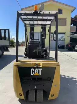 Elektryczne 3-kołowe 2013  CAT Lift Trucks EP18PNT (3)