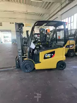 Carrelli elettrici 4 ruote 2018  CAT Lift Trucks EP25CN (2)