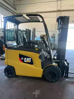 Carrelli elettrici 4 ruote 2018  CAT Lift Trucks EP25CN (4)