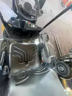 Carrelli elettrici 4 ruote 2018  CAT Lift Trucks EP25CN (9)