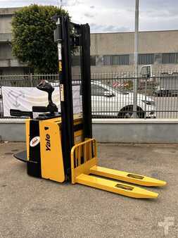 Pallet Stackers 2018  Yale MS15X (2)