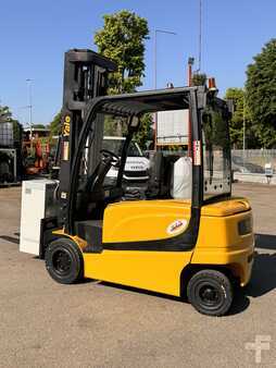 4-wiel elektrische heftrucks 2019  Yale ERP30VL (1)