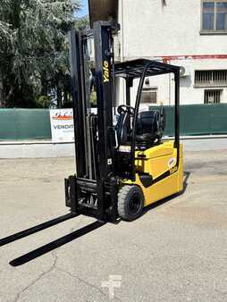 Carrelli elettrici 3 ruote 2018  Yale ERP 15 VC (1)