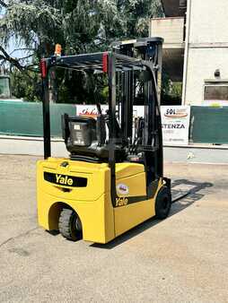 Carrelli elettrici 3 ruote 2018  Yale ERP 15 VC (2)