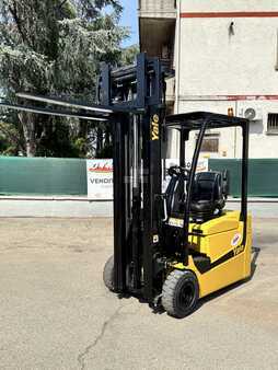 Carrelli elettrici 3 ruote 2018  Yale ERP 15 VC (3)