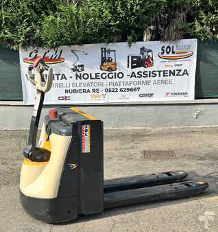 Transpallet elettrici - Crown WP300 (3)